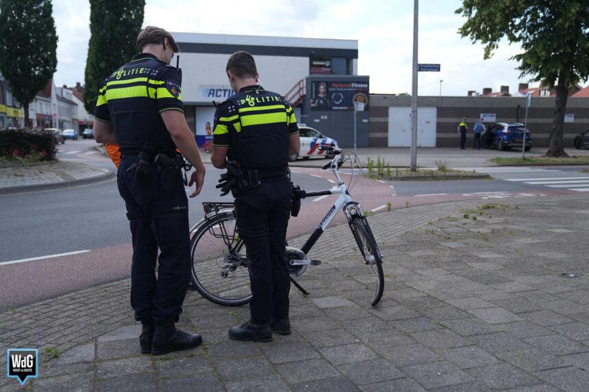 Wederom botsing met auto en fietser op rotonde