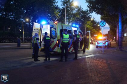 Scooterrijder rijdt door na aanrijding met voetganger