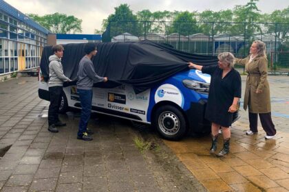 Het Kwadrant neemt nieuwe schoolbus officieel in gebruik