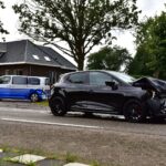 Auto en bestelbus botsen op kruising in Leveroy