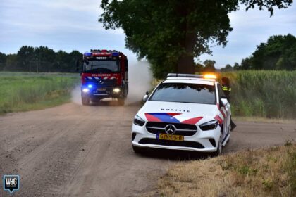 Natuurbrand aan de Schoordijk laait opnieuw op