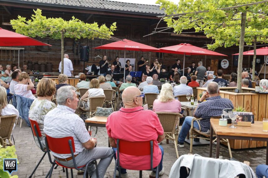 Dial 24 trekt veel publiek tijdens sfeervol zomerconcert bij Hoeve Lieshout