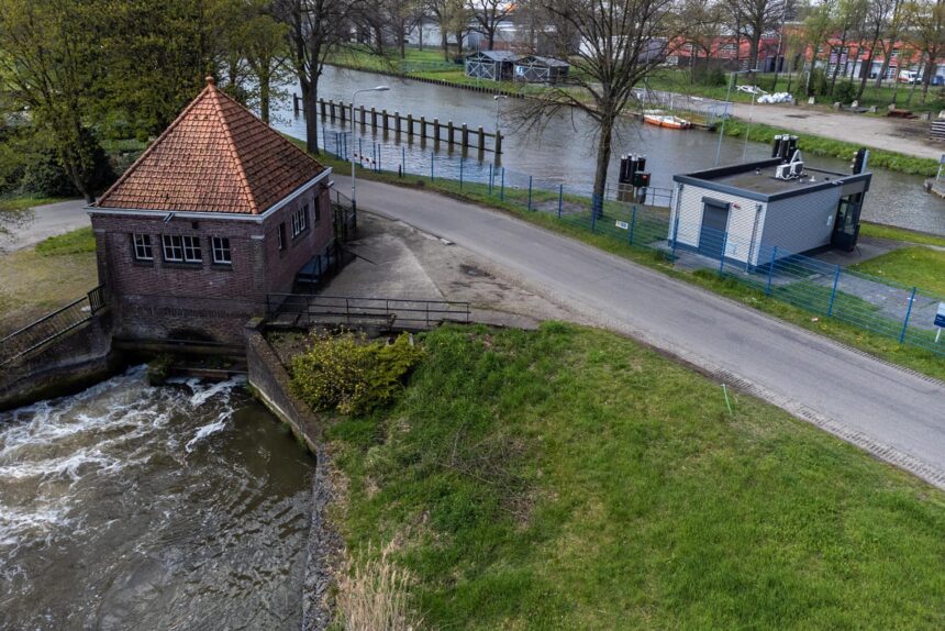 Gluren bij de buren bezoekt Roeven. Foto van Jac. Duijf