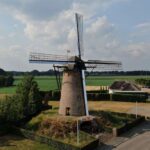 Oldtimertreffen bij molen de Korenbloem in Ospel. Archieffoto