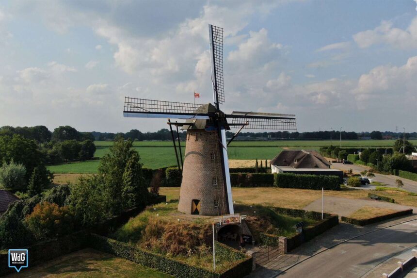 Oldtimertreffen bij molen de Korenbloem in Ospel. Archieffoto