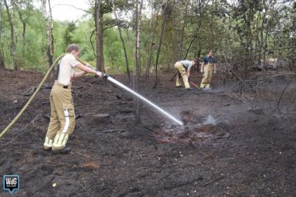 Brandweer opnieuw in actie voor natuurbrand bij Schoordijk