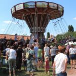 Nostalgische kinderkermis bij Openluchtmuseum Eynderhoof. Foto via Limburgs Openluchtmuseum Eynderhoof