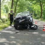Motor belandt onder auto bij botsing op Geuzendijk in Weert