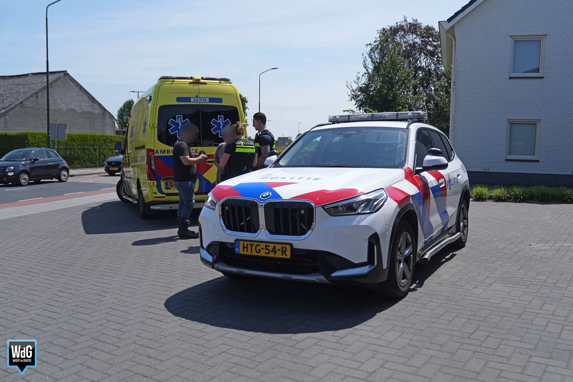 Motorrijder en fietser botsen op rotonde in Budel