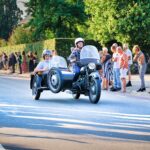 Honderden klassieke motoren en auto's trokken veel bekijks tijdens de Historische Parade van TT Haler. Foto van vanderbroms