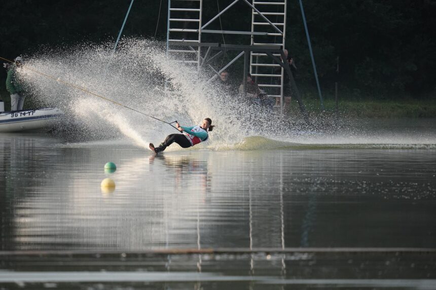 ENTC organiseert Waterski kampioenschappen bij Waterskibaan De IJzeren Man. Foto via ENTC.