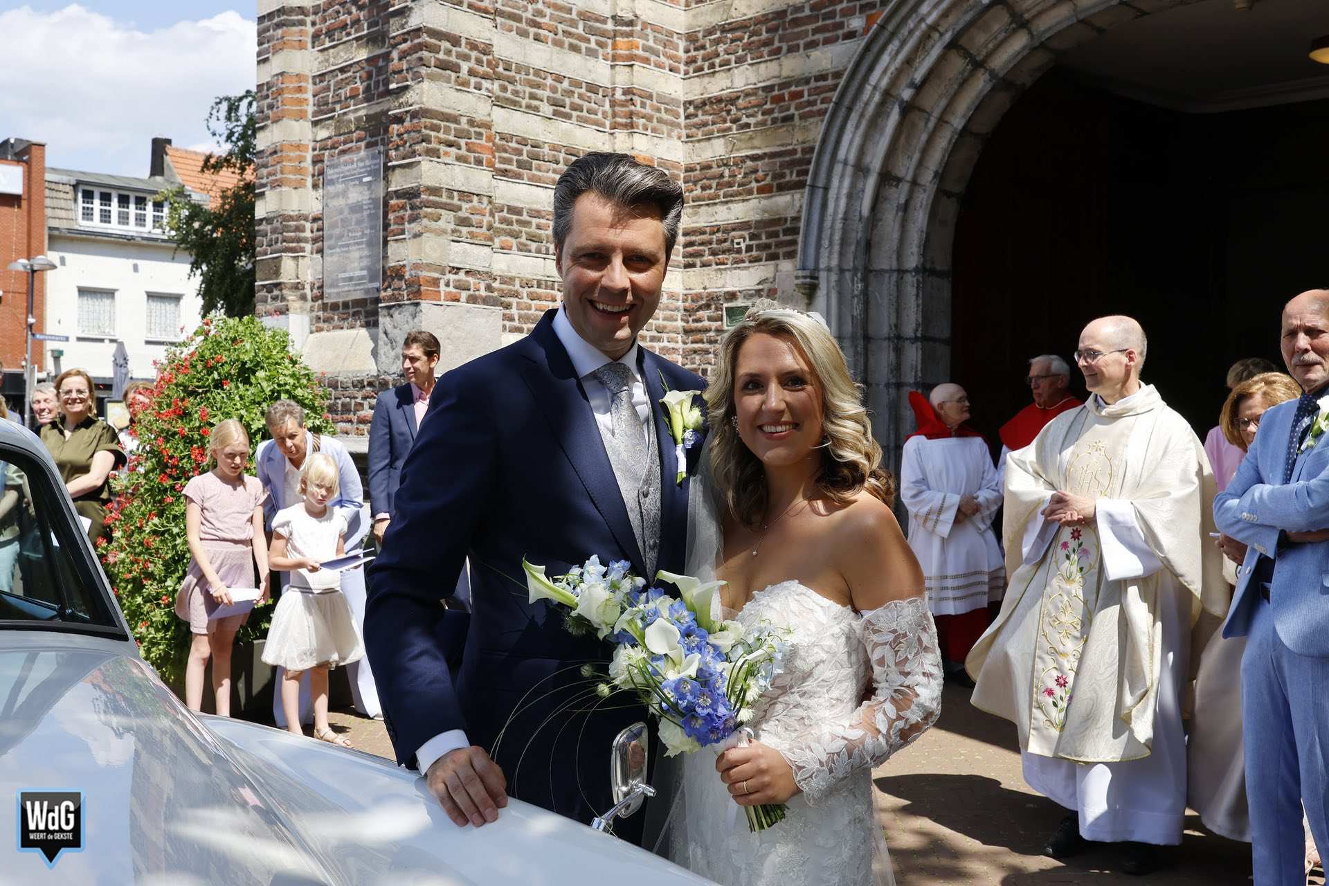 Drukke weekmarkt én huwelijk zorgen een mooi dag in de binnenstad