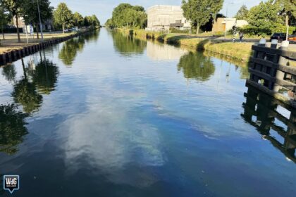 Diesel zorgt voor stank en oliefilm op Zuid-Willemsvaart in Weert