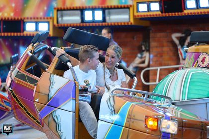 Kermis Nederweert van start: eerste bezoekers stappen in de attracties