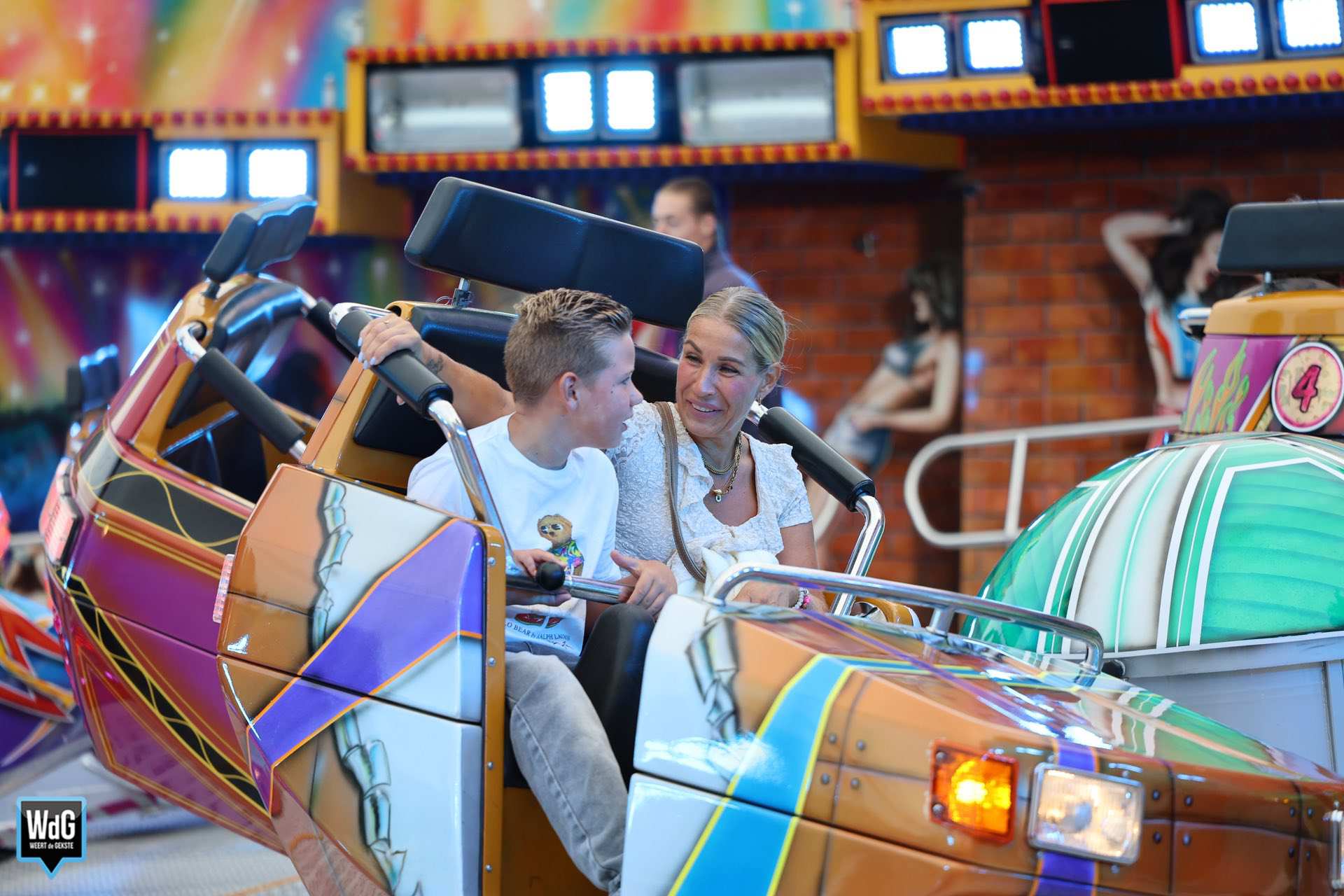 Kermis Nederweert van start: eerste bezoekers stappen in de attracties