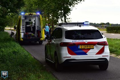 Fietsster zwaargewond na val op Azaleaweg