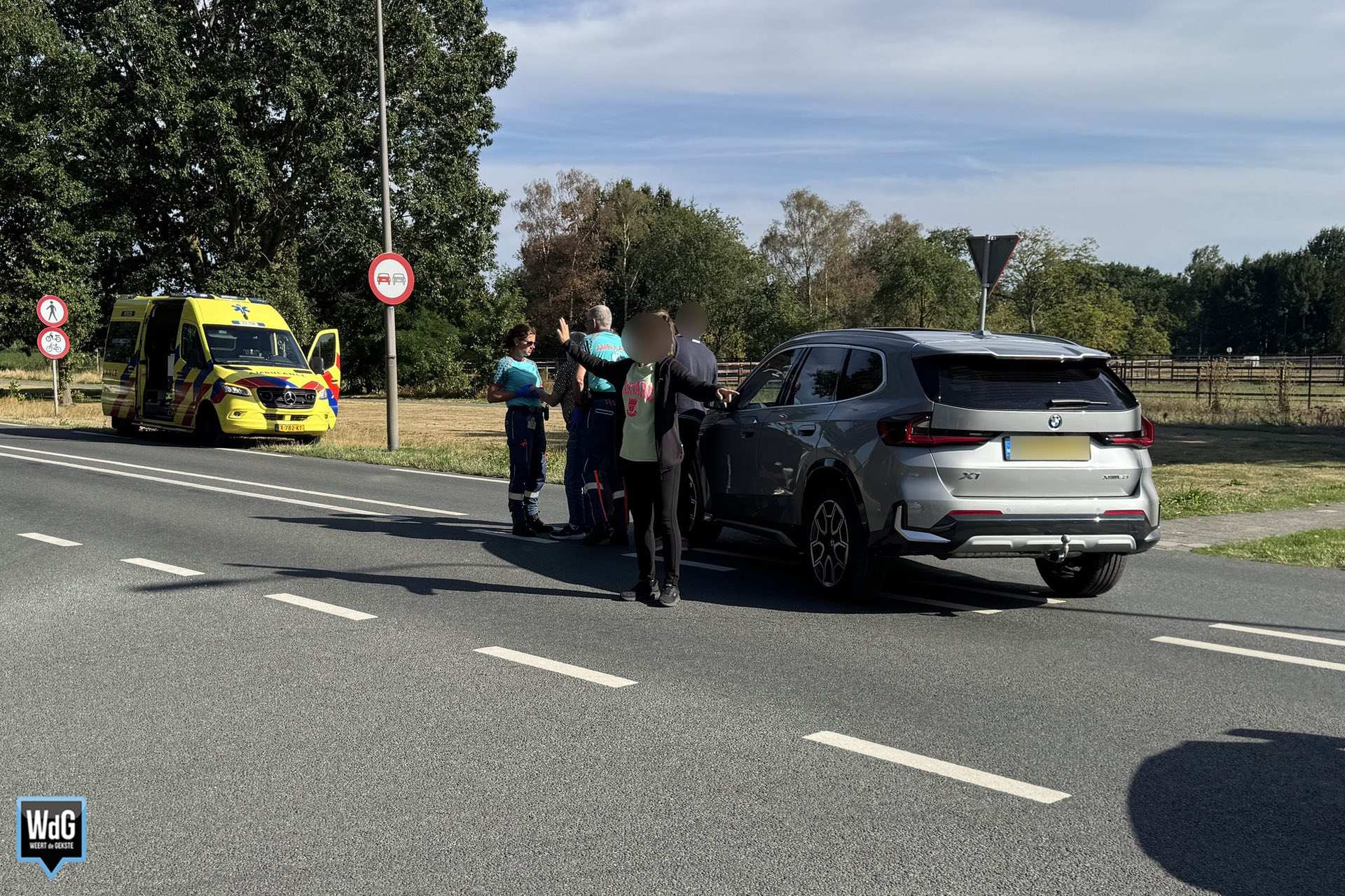 Auto tikt fietsster aan op Ringbaan-Zuid