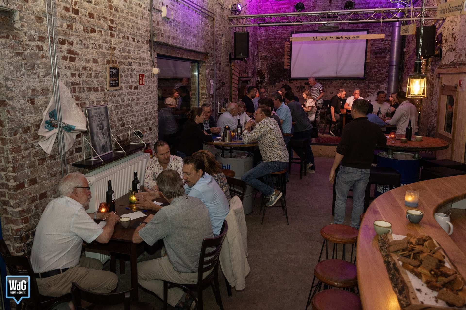Tijdens het Raadscafé kan iedereen vragen stellen aan de raad. Archieffoto