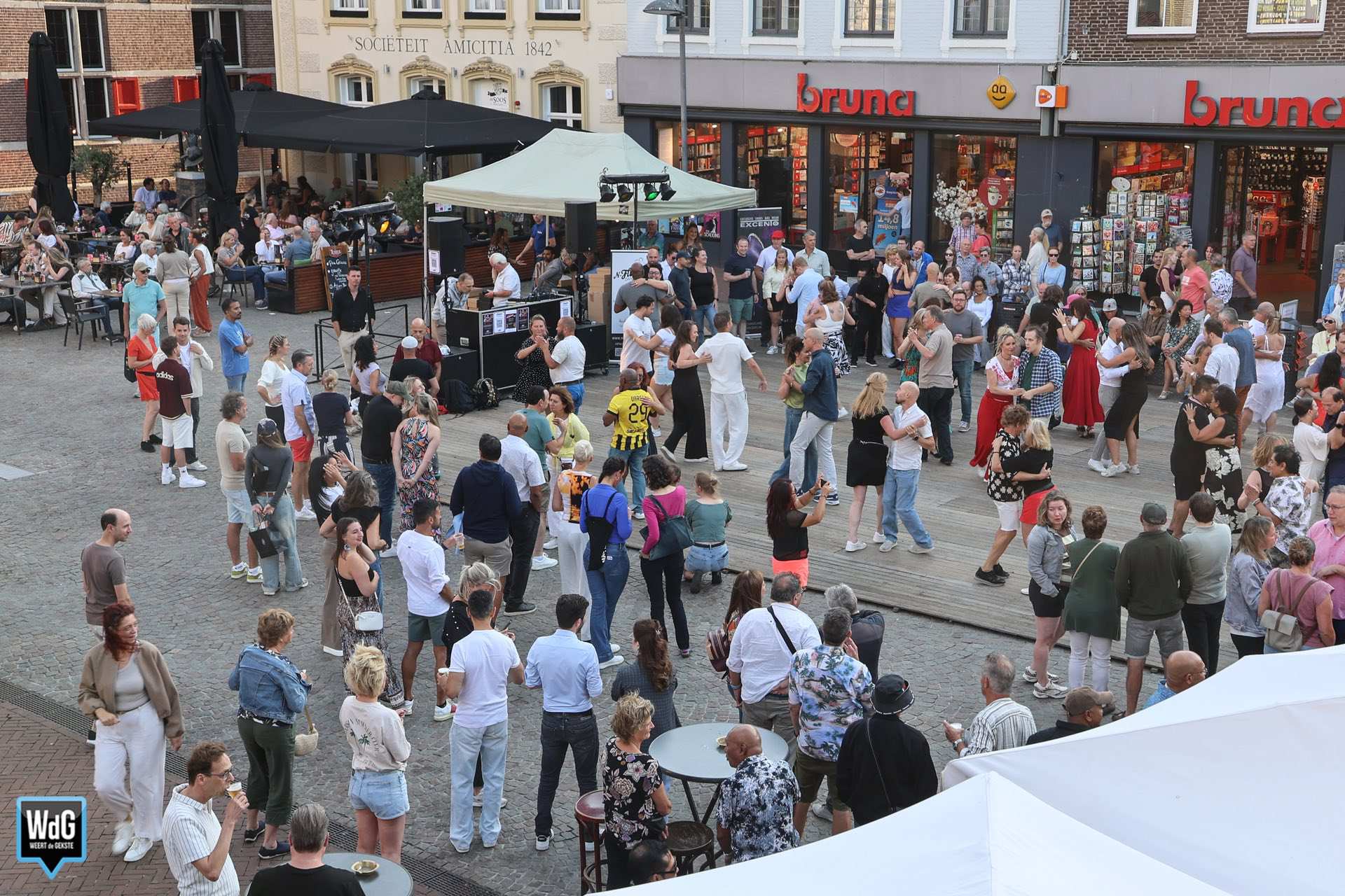 Volop gedanst tijdens sfeervolle zomeravond op de Markt