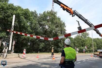 Opnieuw vrachtwagen tegen hoogteportaal bij Kelperbrug