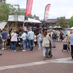 Gezellige drukte op de weekmarkt