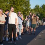 Zonsverduistering zorgt voor gezellige drukte op Boshoverbrug