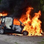 Auto volledig uitgebrand aan de Wessemerdijk