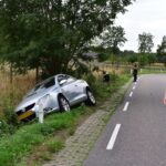Auto betrokken bij het ongeval aan de Bocholterweg in Weert.
