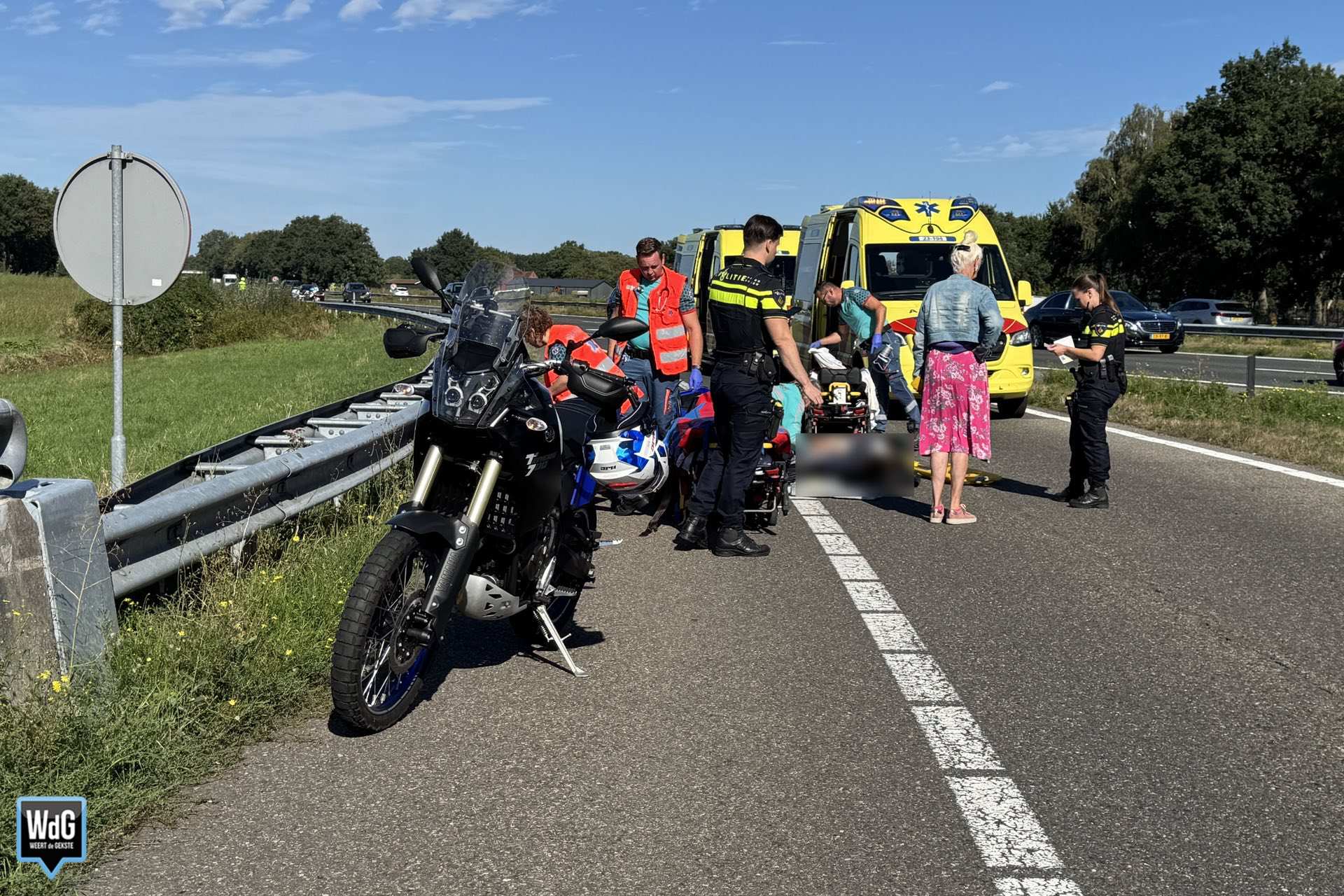 Twee gewonden bij motorongeval op afrit A2 in Weert